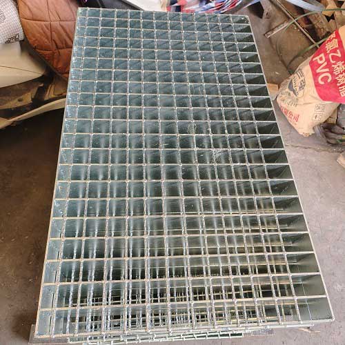 G325/30/100鋼格柵鋼格板延長壽命表面防護(hù)工藝全解析