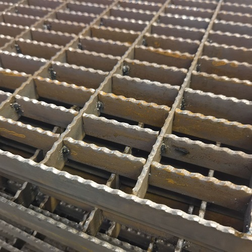 齒形平臺鋼格柵鋼格板的特性、應(yīng)用和可靠性