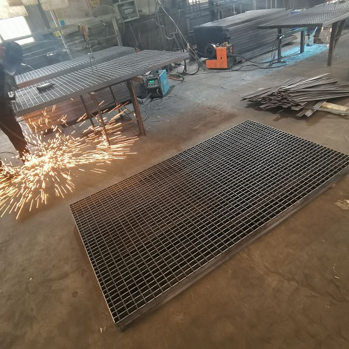 環(huán)保型平臺(tái)鋼格板：綠色工業(yè)發(fā)展的新趨勢(shì)