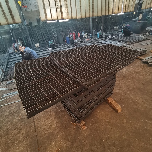 海上平臺(tái)防滑鋼格板：抗鹽霧腐蝕技術(shù)詳解！