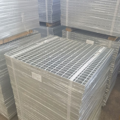 化工廠鋼格柵防腐蝕方案：應對強酸堿環(huán)境的選型策略