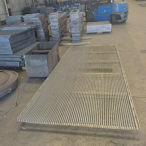 鋼格柵性能大揭秘：憑什么成為工程界寵兒？