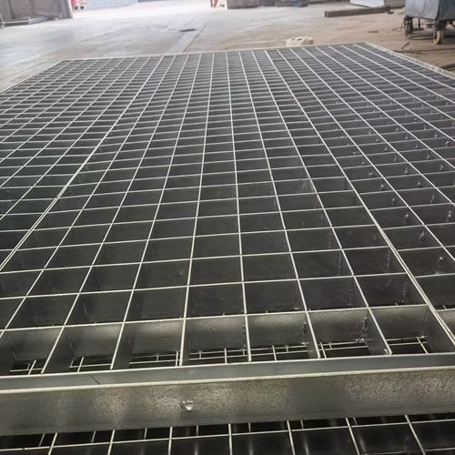 鋼格板用于學(xué)校實(shí)訓(xùn)平臺(tái)的真實(shí)案例