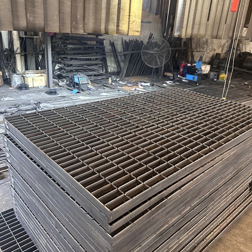 為什么有些鋼格柵板用了沒多久就生銹