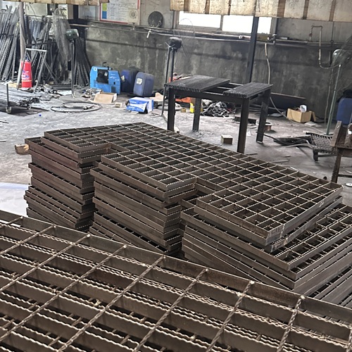 鋼格柵板怎么選才不踩坑？這幾點(diǎn)必須知道