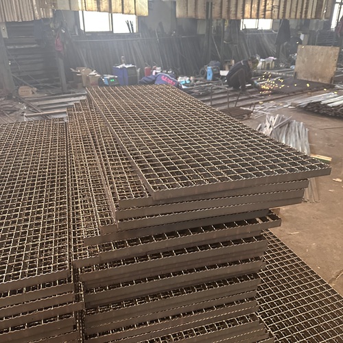 鋼格柵板如何搭配支撐結構更穩(wěn)定