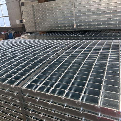 鋼格柵板在音樂節(jié)舞臺搭建中的妙用