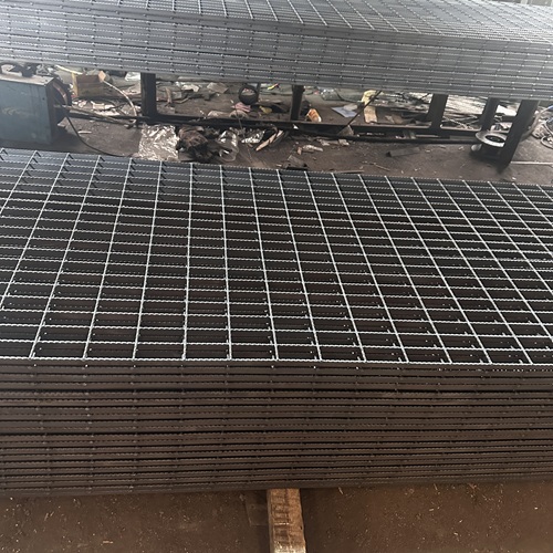 鋼格板能承重的核心原理，原來靠這2個結(jié)構(gòu)設(shè)計