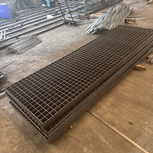 鋼格板的逆襲從工業(yè)工具到場(chǎng)景主角